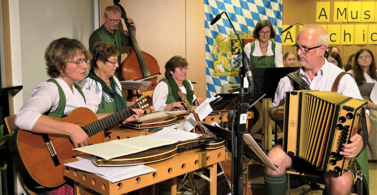 Musikanten beim Hoagartn Obertaufkirchen, © Gemeinde Obertaufkirchen