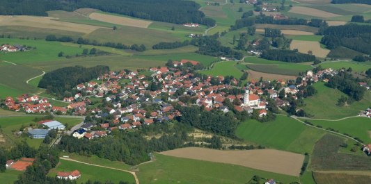 Luftaufnahme von Oberbergkirchen, Landkreis Mühldorf a. Inn, © Gemeinde Oberbergkirchen