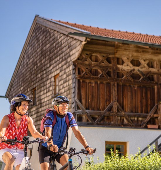 Radfahrer auf der Bundwerkstadl Tour, © Inn-Salzach Tourismus