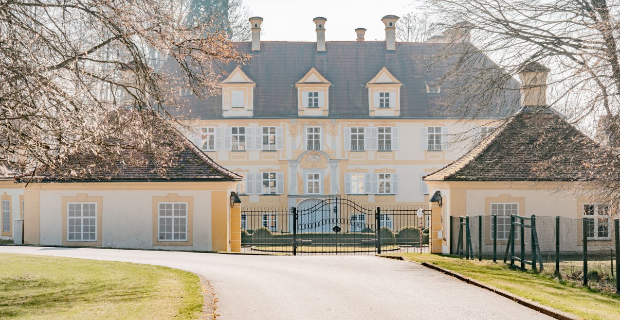 Schloss Frauenbühl Fassade, © Inn-Salzach Tourismus