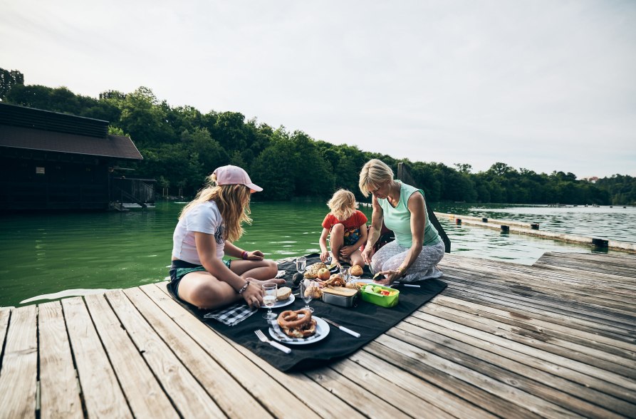 Picknick am Wöhrsee Burghausen mit der Familie, © oberbayern.de, Tobias Köhler