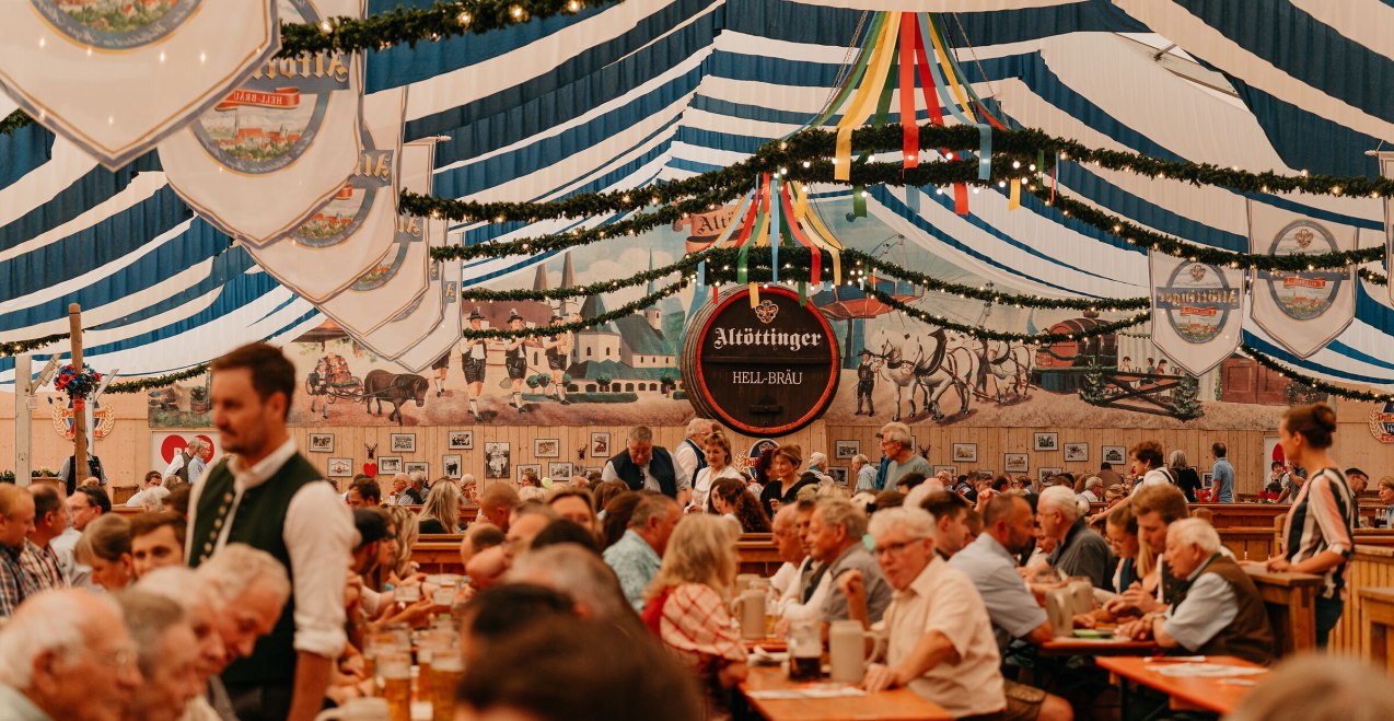 Holfdult Altötting mit Hellbräu Bier, © Inn-Salzach Tourismus