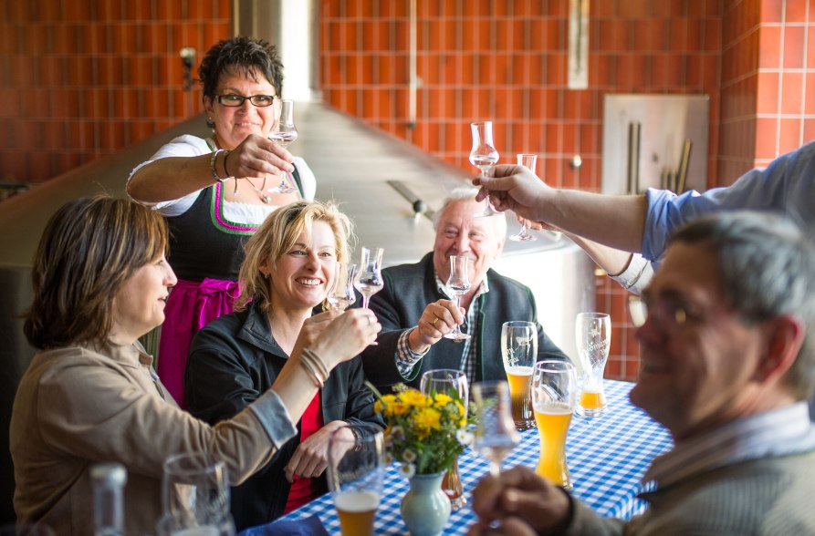 Kostprobe Bierbrand "der Weiße Bock", © Inn-Salzach Tourismus