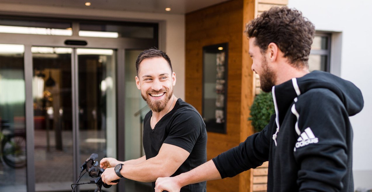 Radfahrer beim Hotel Traumschmiede, © Hotel Traumschmiede