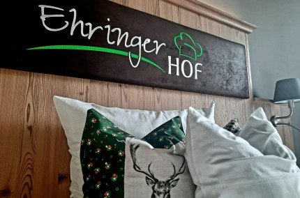 Bett im Ehringer Hof Polling, © Ehringer Hof