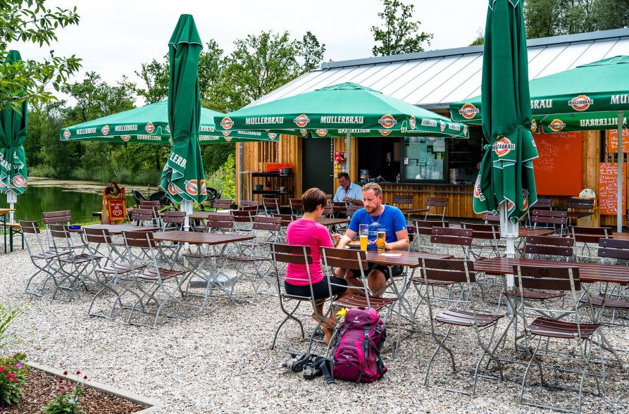 Biergarten am Marklter Badesee, © Inn-Salzach Tourismus