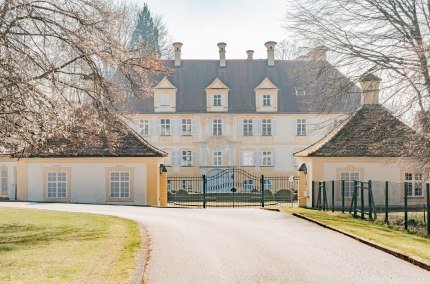 Schloss Frauenbühl Fassade, © Inn-Salzach Tourismus